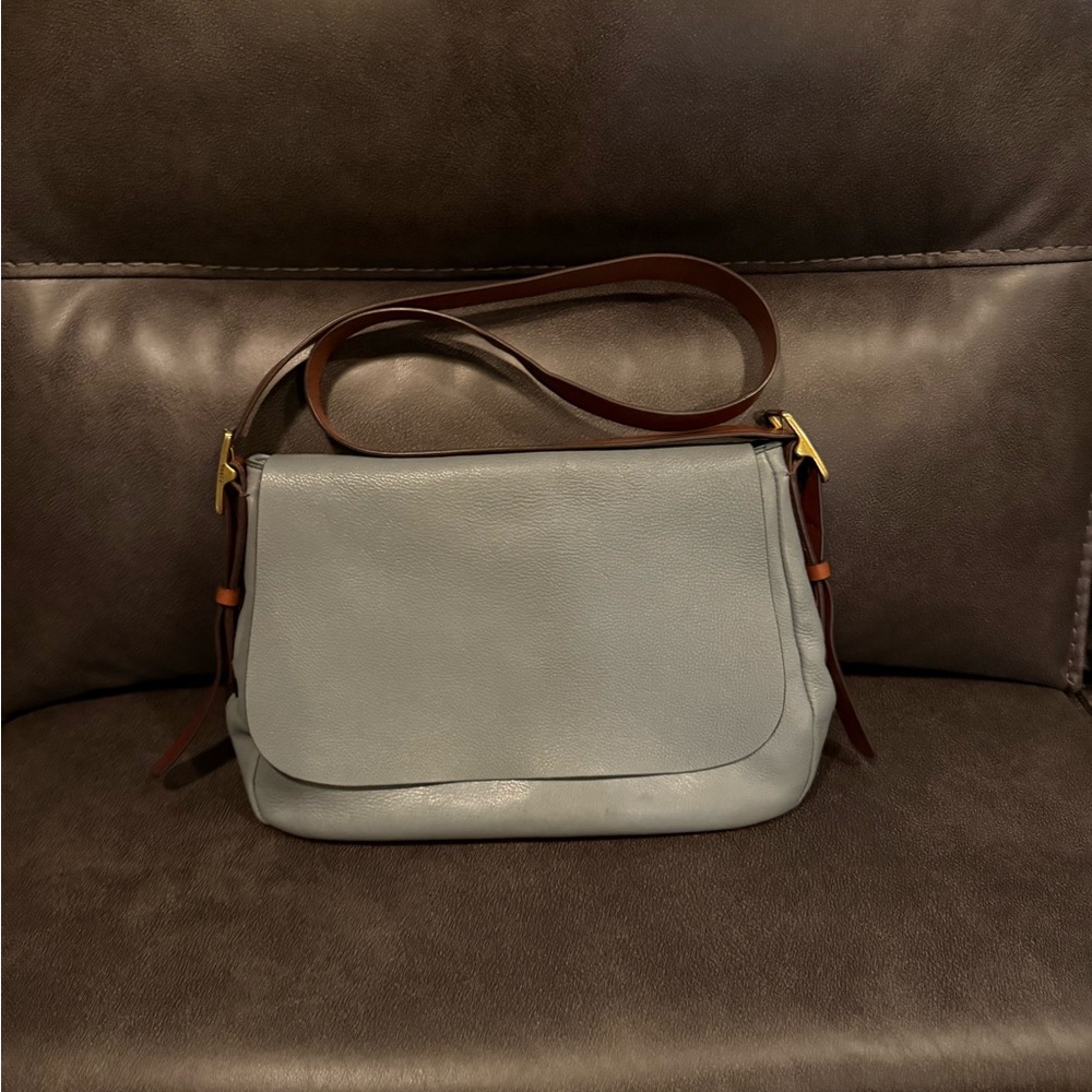 Elegant Fossil Artic & Brown Leather Shoulder Bag